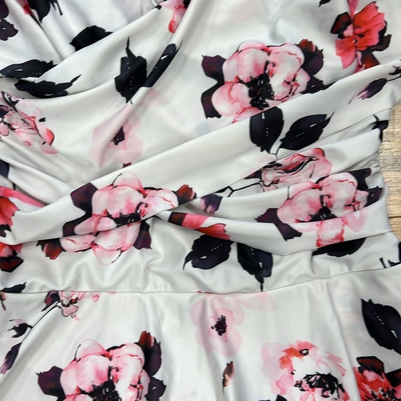 BOUTIQUE | White floral swim dress/swimsuit - Picture 6 of 8